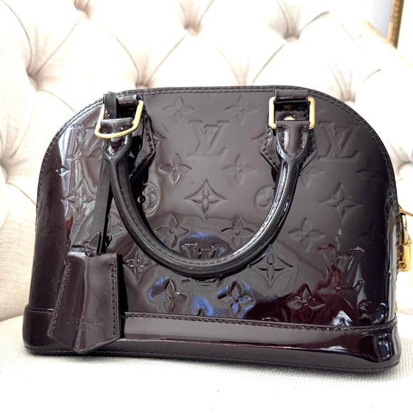 LOUIS VUITTON Alma BB Vernis Amarante Patent Leather Satchel w Strap EUC - Picture 3 of 16